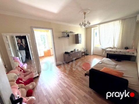 Satılır 2 otaqlı köhnə tikili 45 m² — Bakı
