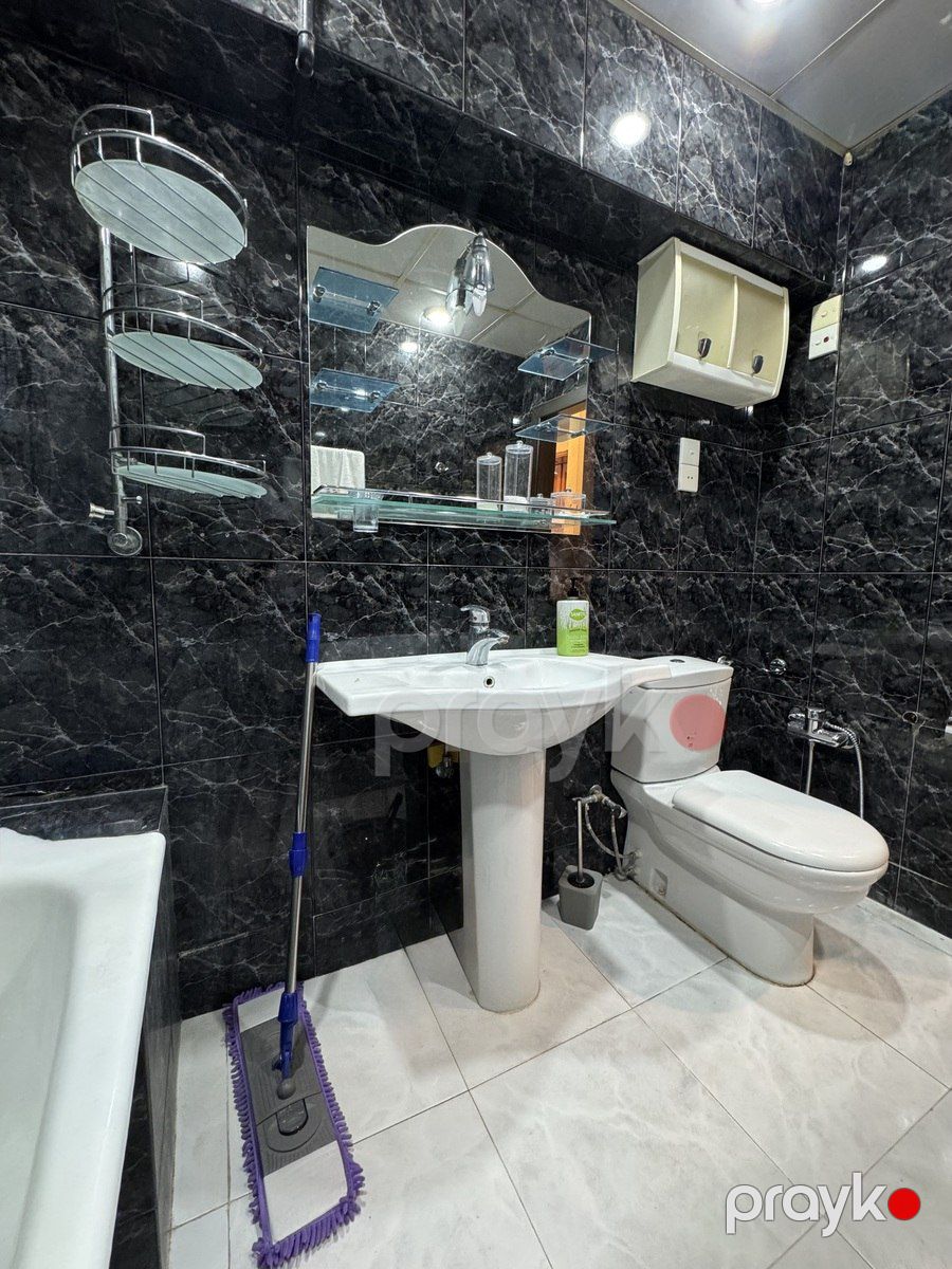 Satılır 3 otaqlı köhnə tikili 214.7 m² — Mənzil, Bakı (5)