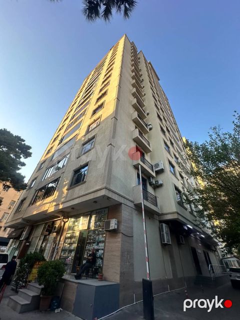 Satılır 4 otaqlı yeni tikili 240 m² — Bakı