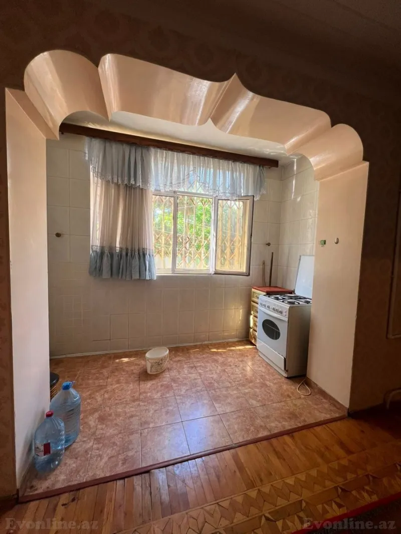 Kirayə verilir 4 otaqlı Mənzil Köhnə tikili 100 m² Bakı, Yasamal r., Yasamal — Mənzil, Bakı (6)
