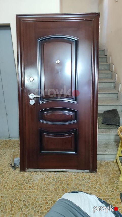 Seyf qapi 205/90sm 150azn Xirdalan 4471 leli — Bakı