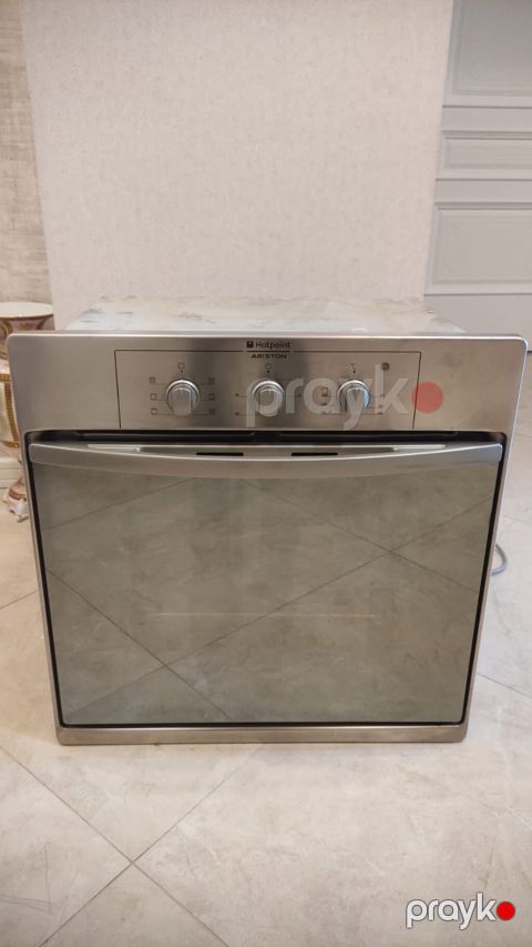 240Azn Mebel içi soba satılır. İtaliya istehsalı Hotpoint Ariston — Bakı