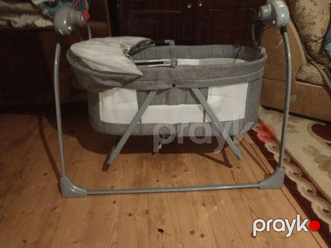 Oğlan və qız üçün, İşlənmiş, Dördbucaq, Beşik, Dəstsiz, Matras ilə, Yellənmə mexanizmi ilə — Saray