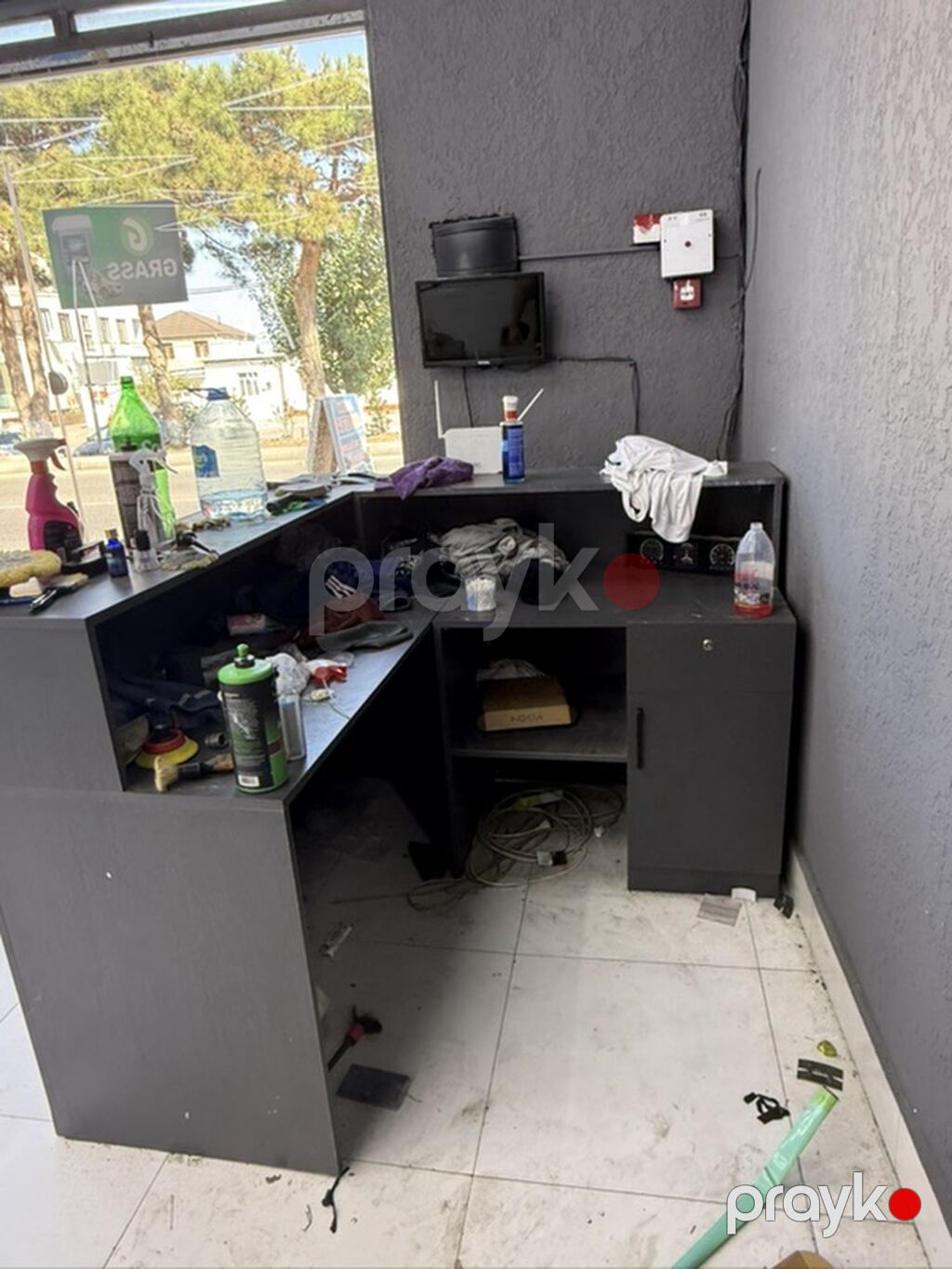 Vitrin rəf və resepsion masa dəsti - Material: Laminat/MDF əsaslı — Ofis mebeli, Bakı (3)