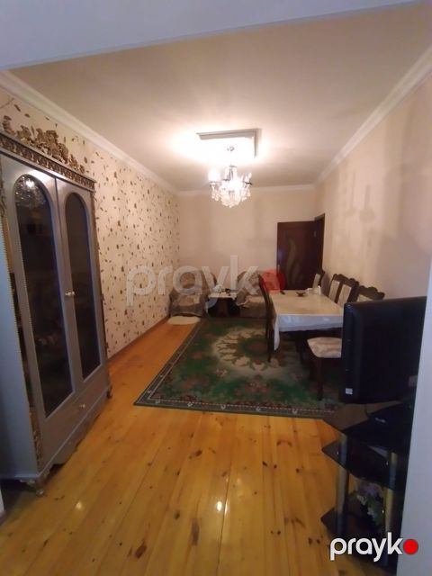 Satılır 5 otaqlı köhnə tikili 125 m² — Bakı