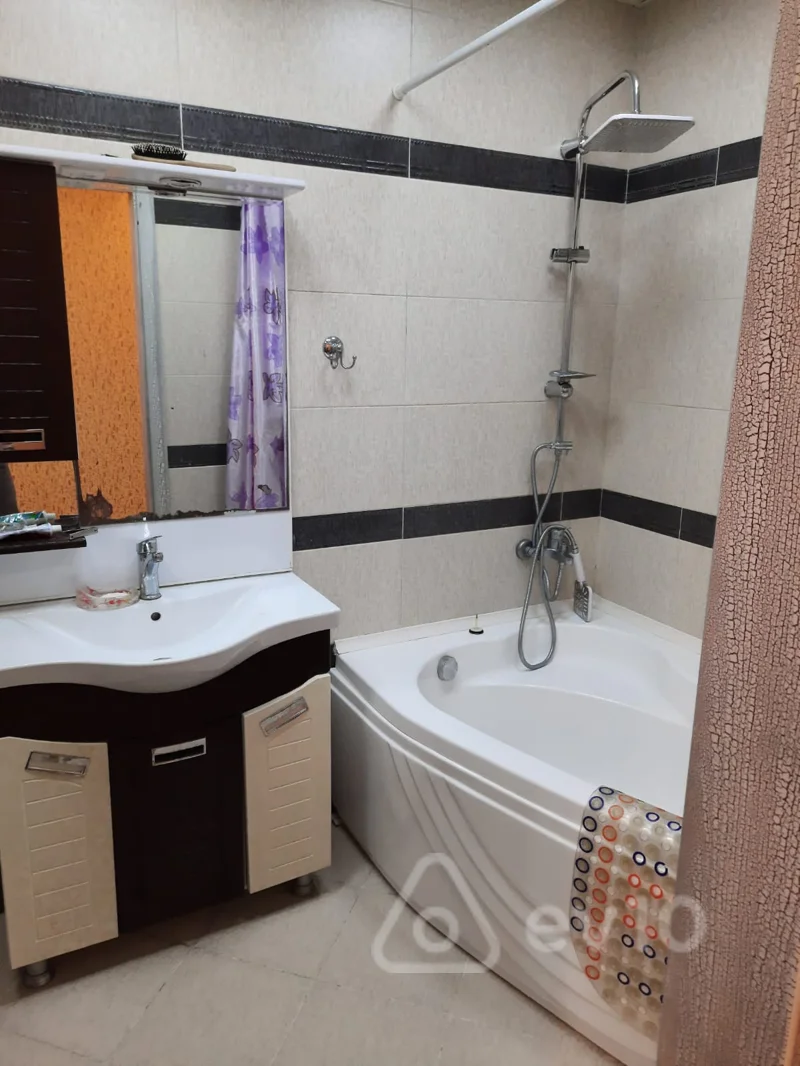 3 otaqlı mənzil, 130 m², İlqar Zülfüqarov küç — kirayə — Mənzil, Bakı (11)