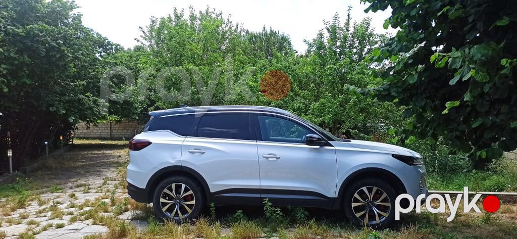 Chery Tiggo 7 Pro – ağ rəngli, qara panoramik damlı kompakt krossover — Avtomobillər, İsmayıllı (2)