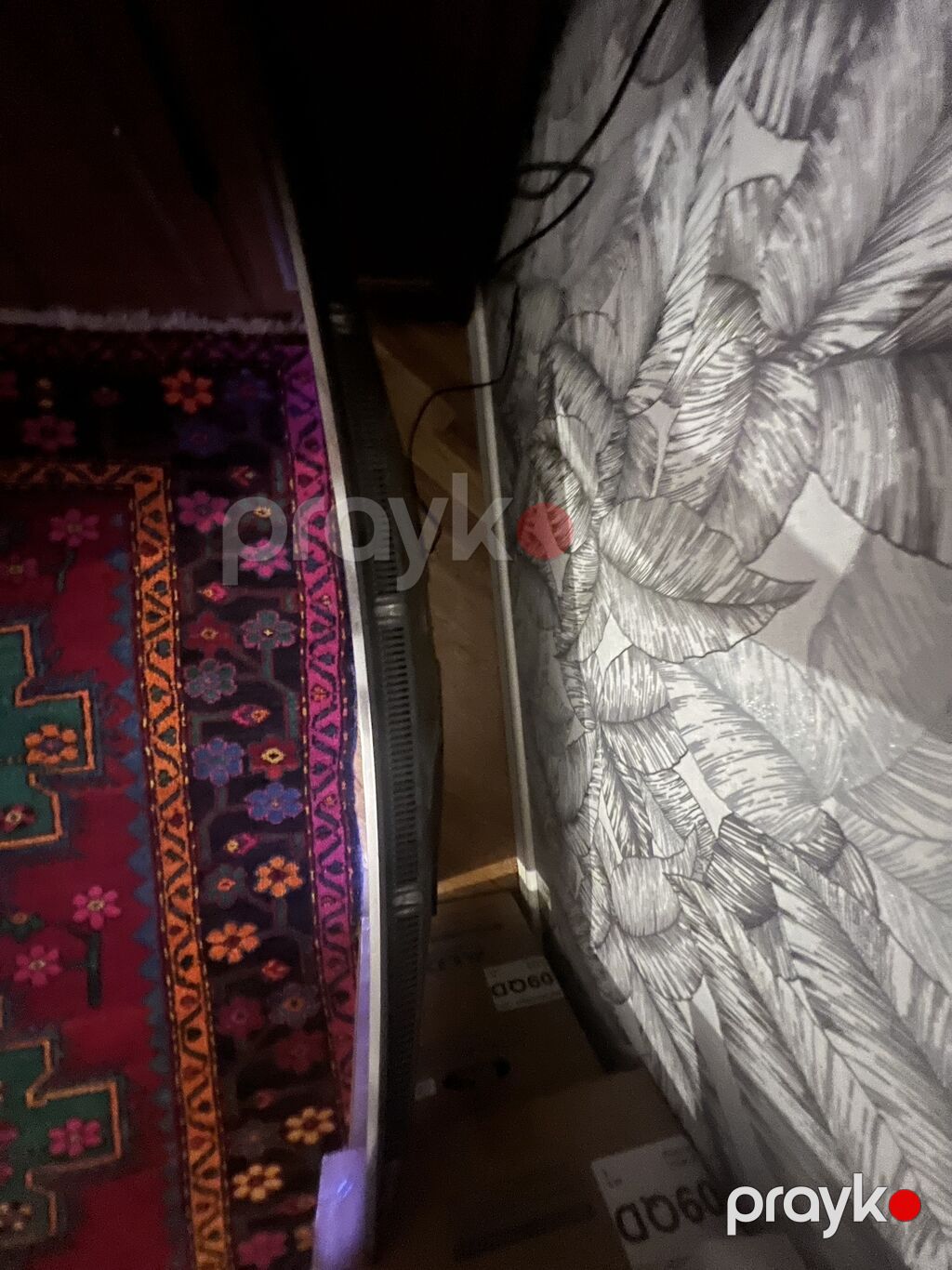 Salam. Samsung tv ekranın bir hissəsində sınıq var — Televizorlar, Digah (3)