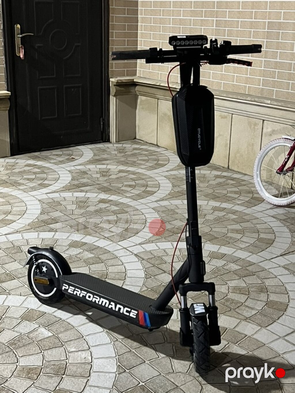 İşlənmiş Elektrik samokat 8", 501 - 750 Vt, 16 - 25 km/s, Ünvandan götürmə, Ödənişli çatdırılma — Skuterlər, Mehdiabad (2)