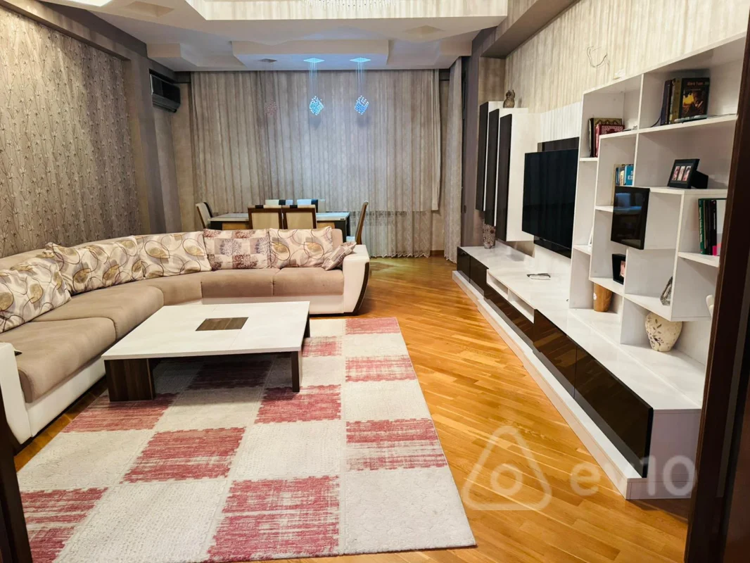 3 otaqlı mənzil, 140 m², Elşən Süleymanov — kirayə — Bakı