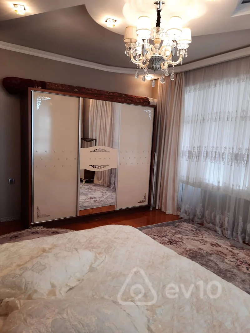 3 otaqlı mənzil, 130 m², İlqar Zülfüqarov küç — kirayə — Mənzil, Bakı (2)