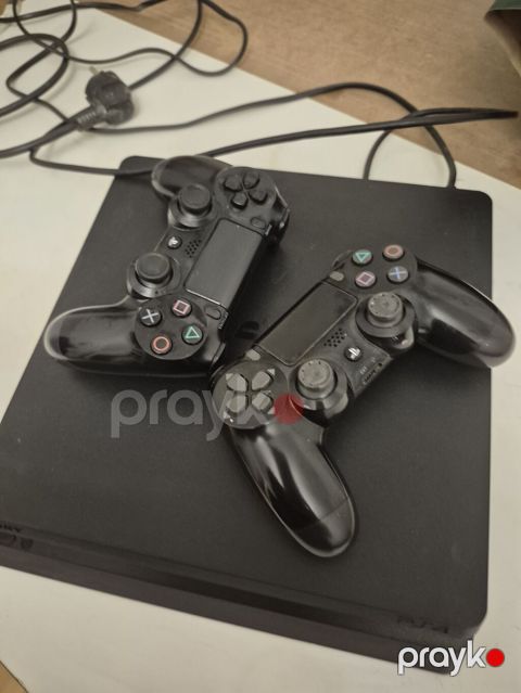 Sony PlayStation 4 Slim (PS4) oyun konsolu,oz yaddawinda iqralar var — Bakı