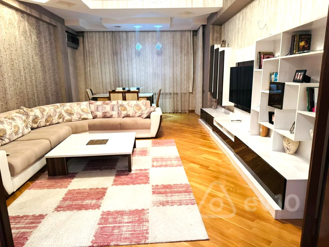 3 otaqlı mənzil, 135 m², Naxcivanski kucesi — kirayə — Bakı