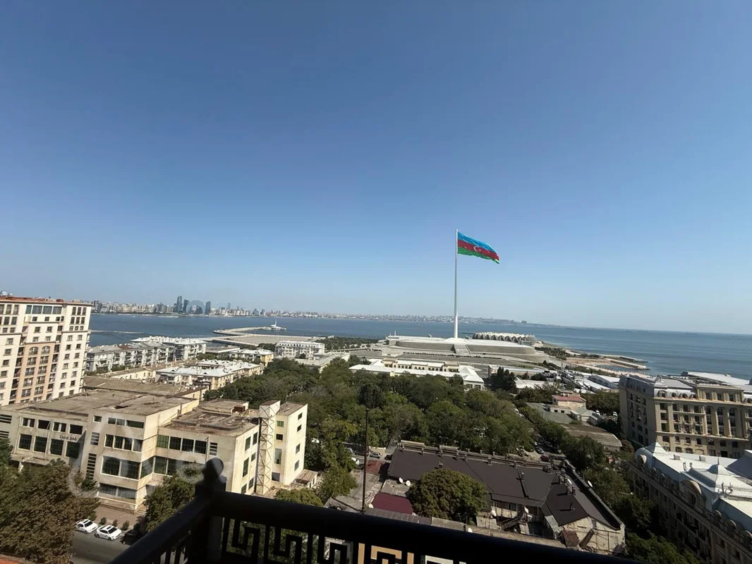 4 otaqlı mənzil, 178 m², Xanlar küçəsi — Mənzil, Bakı (2)
