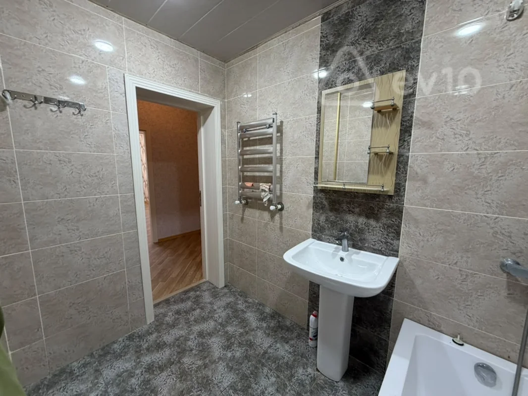 3 otaqlı mənzil, 110 m², Dənizkənarı küçəsi — kirayə — Mənzil, Bakı (11)
