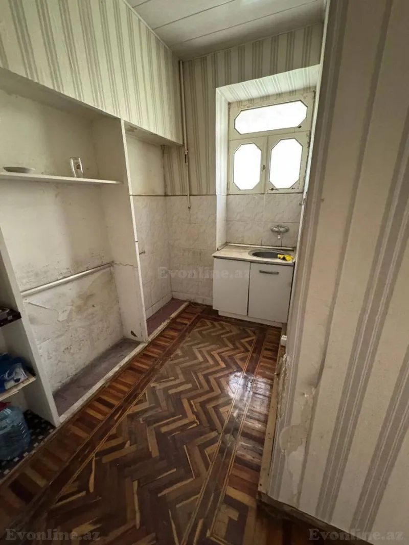 Satılır 2 otaqlı Mənzil Köhnə tikili 53 m² Bakı, Nəsimi r., 28 May m — Mənzil, Bakı (5)