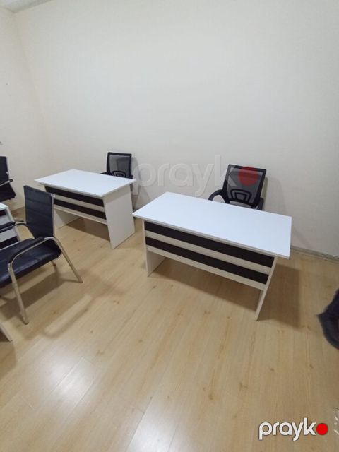 Ofis işçi masası — Bakı