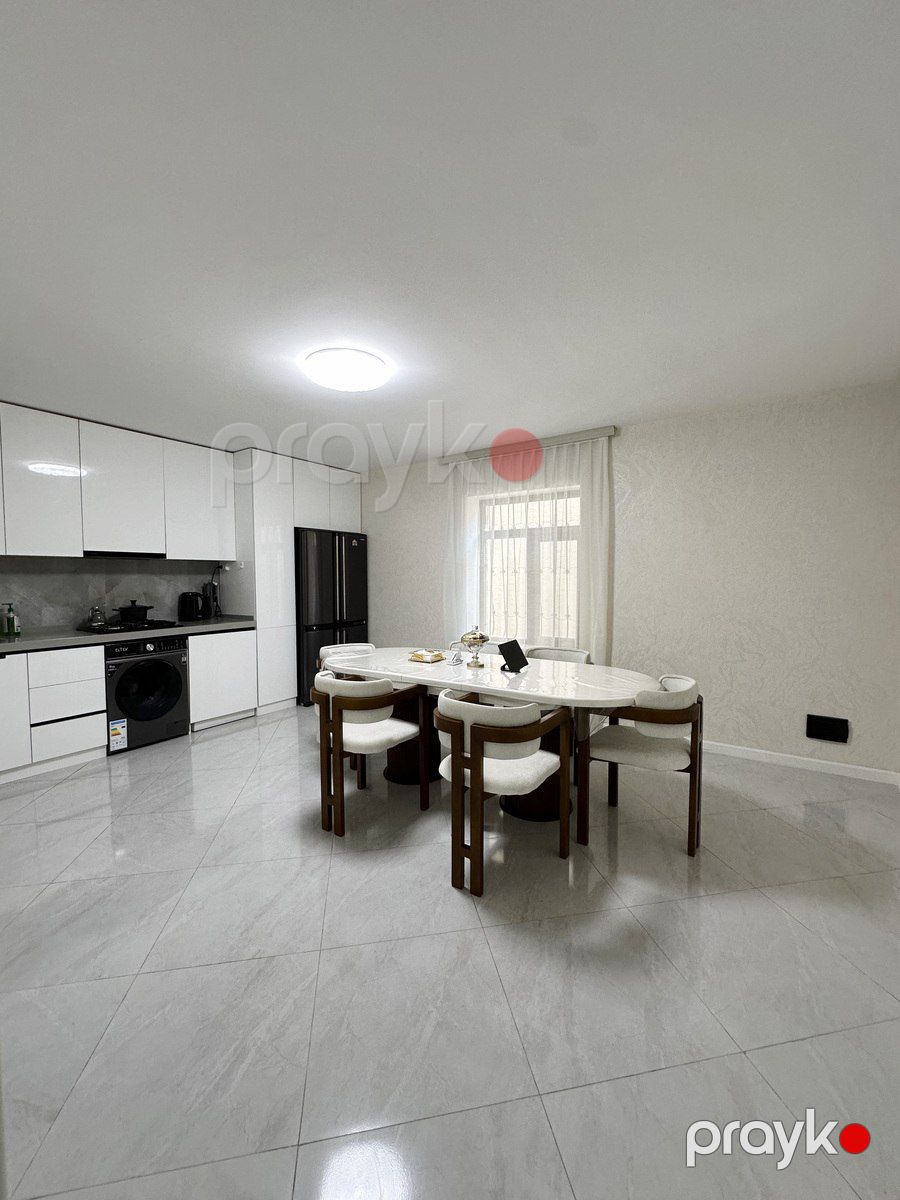Satılır 6 otaqlı həyət evi/bağ evi 300 m² — Ev, villa, Bakı (5)
