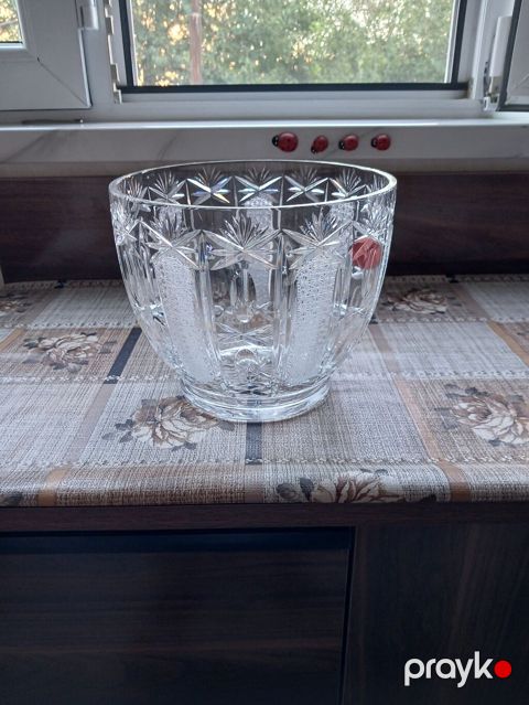 Kəsimli kristal şüşə qab - Material: qalın, şəffaf kristal şüşə — Bakı