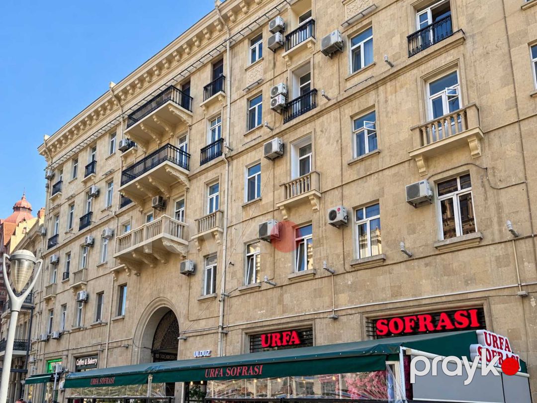 Satılır 2 otaqlı köhnə tikili 60 m² — Mənzil, Bakı (3)