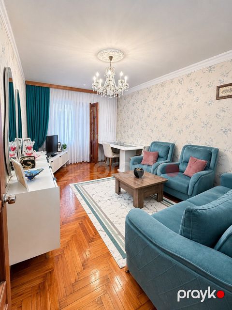 Satılır 2 otaqlı köhnə tikili 70 m² — Bakı