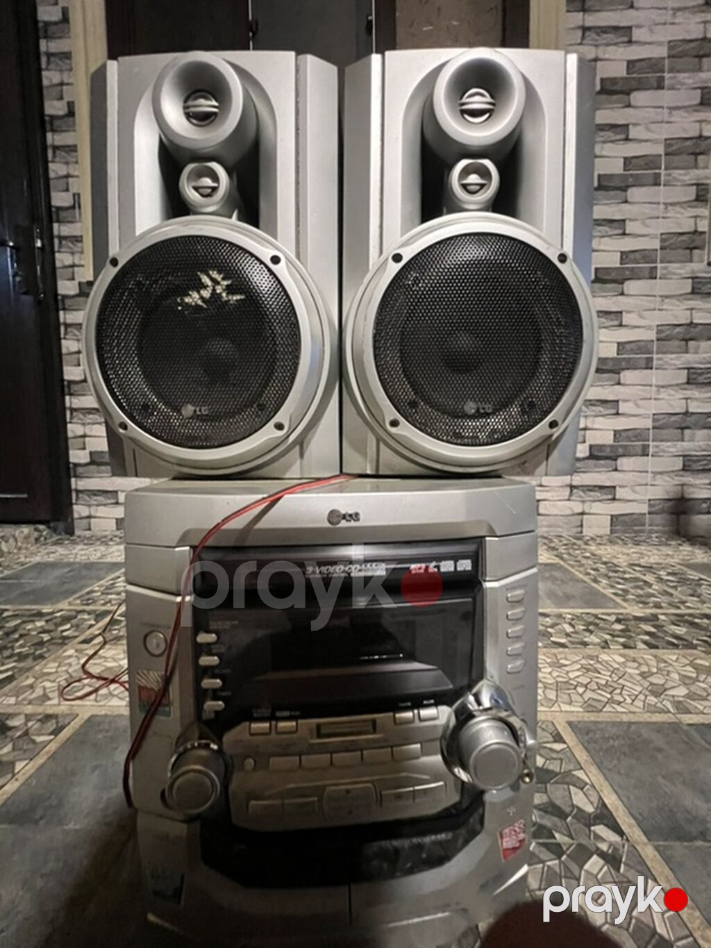 Disk və Aux ilə işləyir səsi çox güclüdür. Üstündə Aux şunuru — Akustik sistemlər, Beyləqan (4)