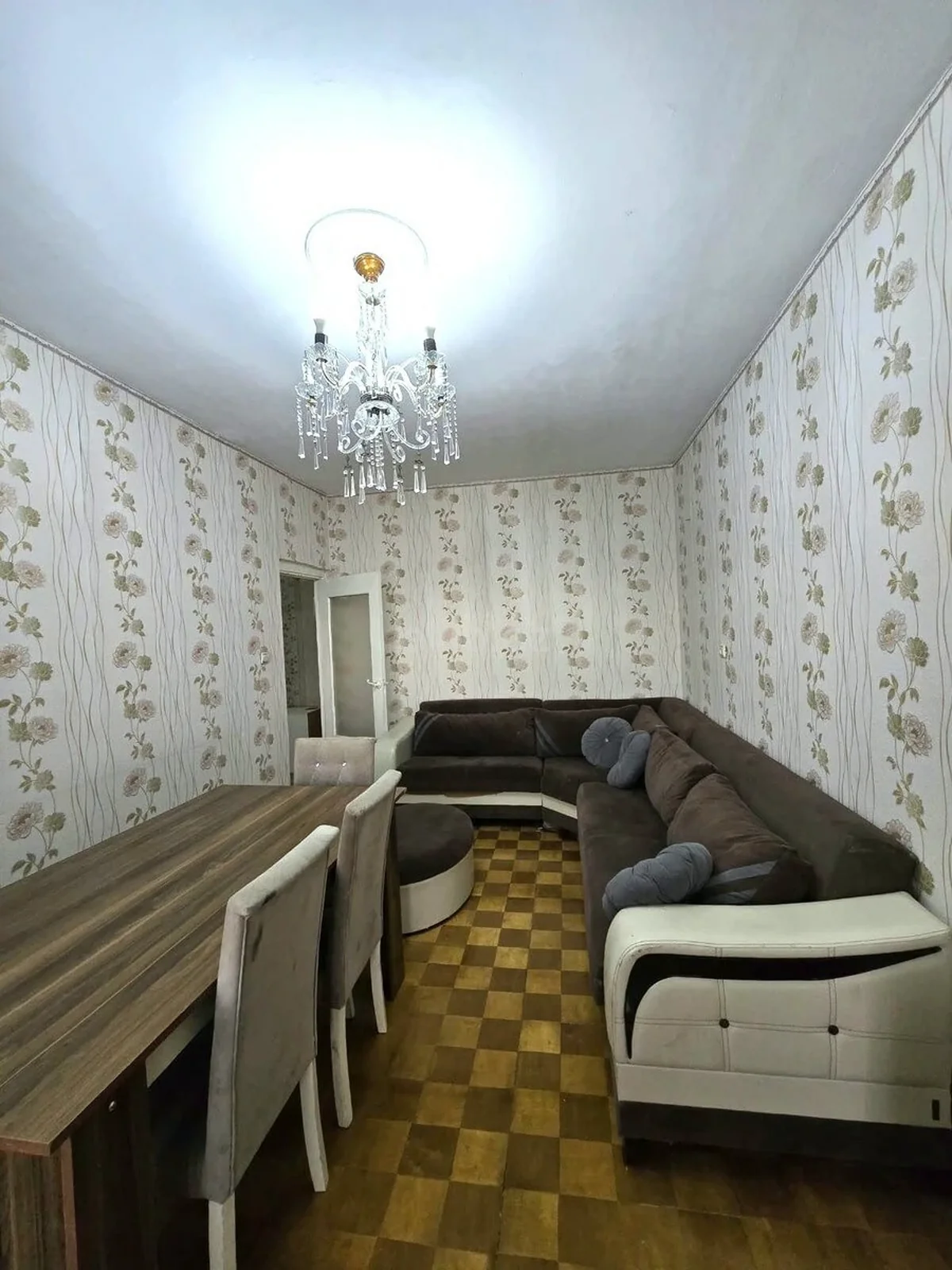 Kirayə 4 otaqlı mənzil Bakıxanov qəsəbəsində — Bakı