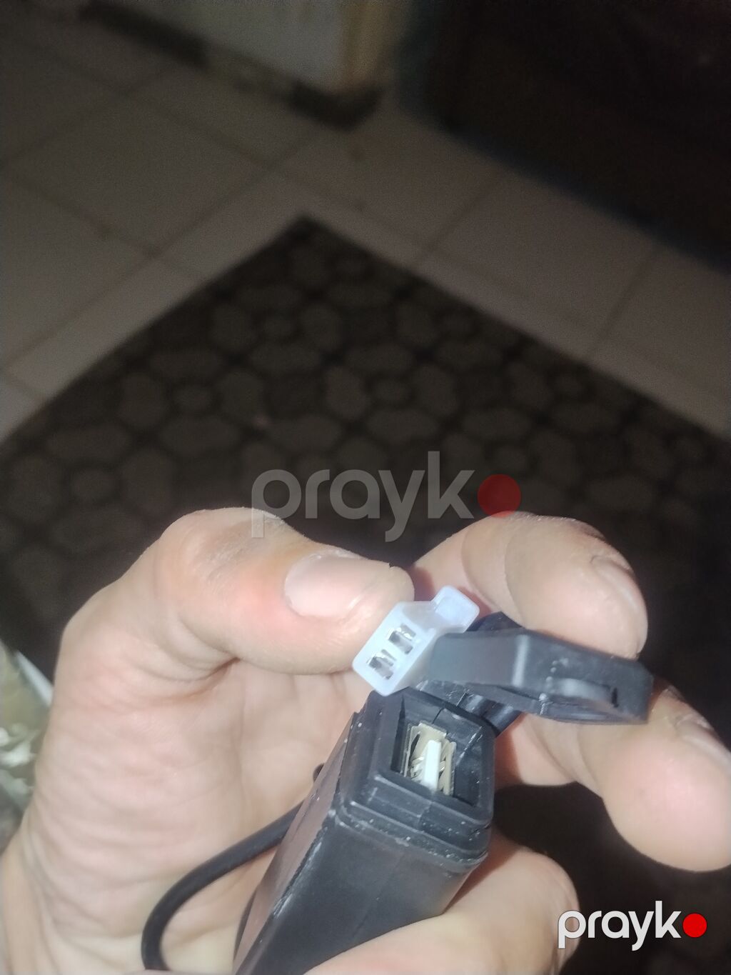 Telefon tutacağı Yaxşı vəziyyətdədir. USB portu var, ona görə də onu — Digər, Bakı (2)