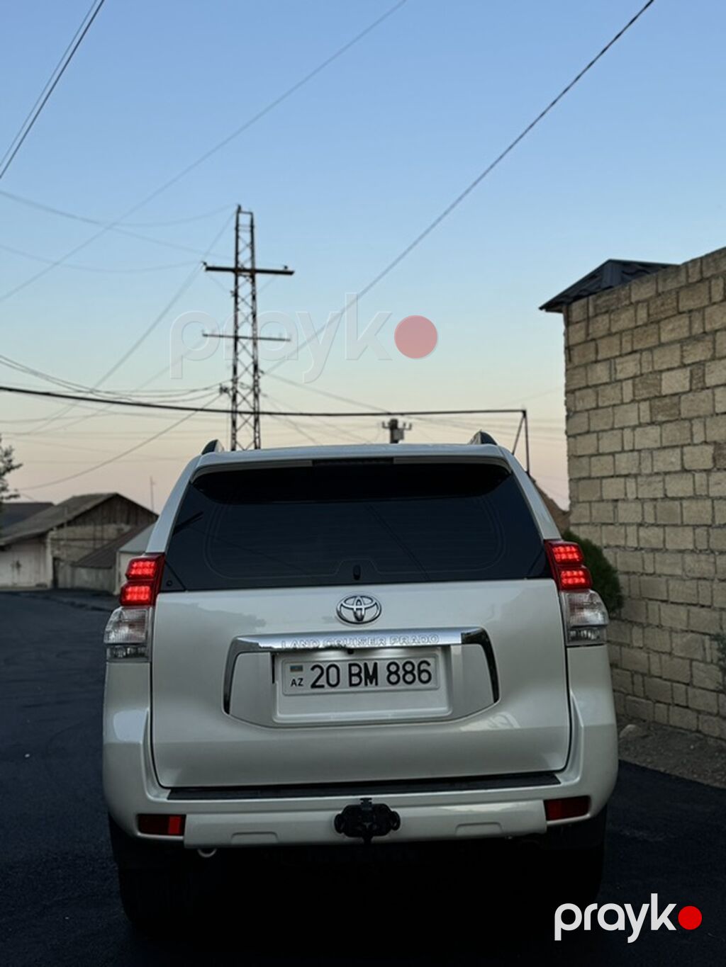 Toyota Land Cruiser Prado – ağ rəngli, 5 qapılı SUV. Xüsusiyyətlər — Avtomobillər, Gəncə (6)