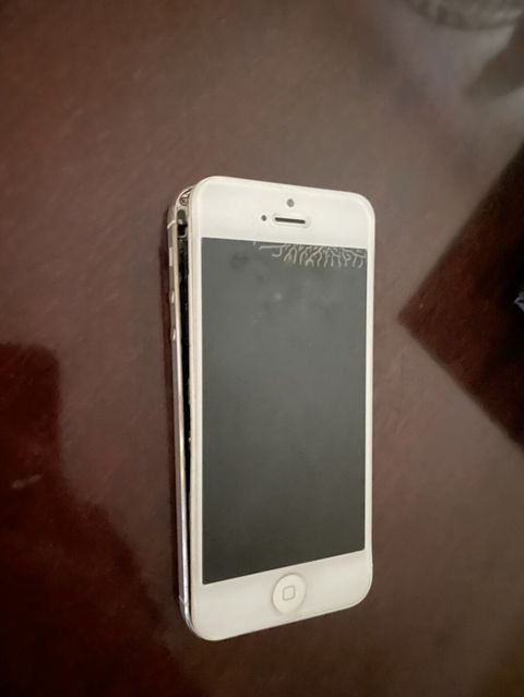 IPhone 5, Ağ, Qırıq — Bakı