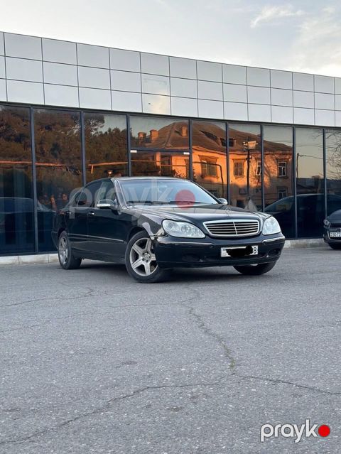 Mercedes-Benz S 500: 5 l 2000 il Sedan