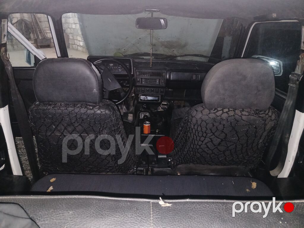 Model: Lada Niva (VAZ 2121) Kuzov: 3 qapılı, ağ rəng Ötürücü: Tam — Avtomobillər, Bərdə (8)