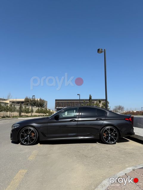 BMW G30 qanadı — Bakı