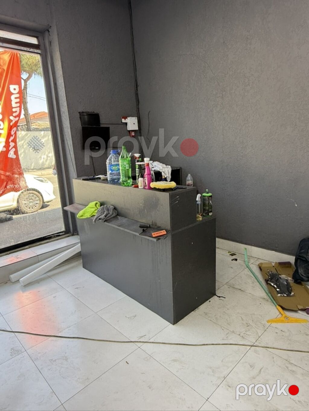 Vitrin rəf və resepsion masa dəsti - Material: Laminat/MDF əsaslı — Ofis mebeli, Bakı (2)