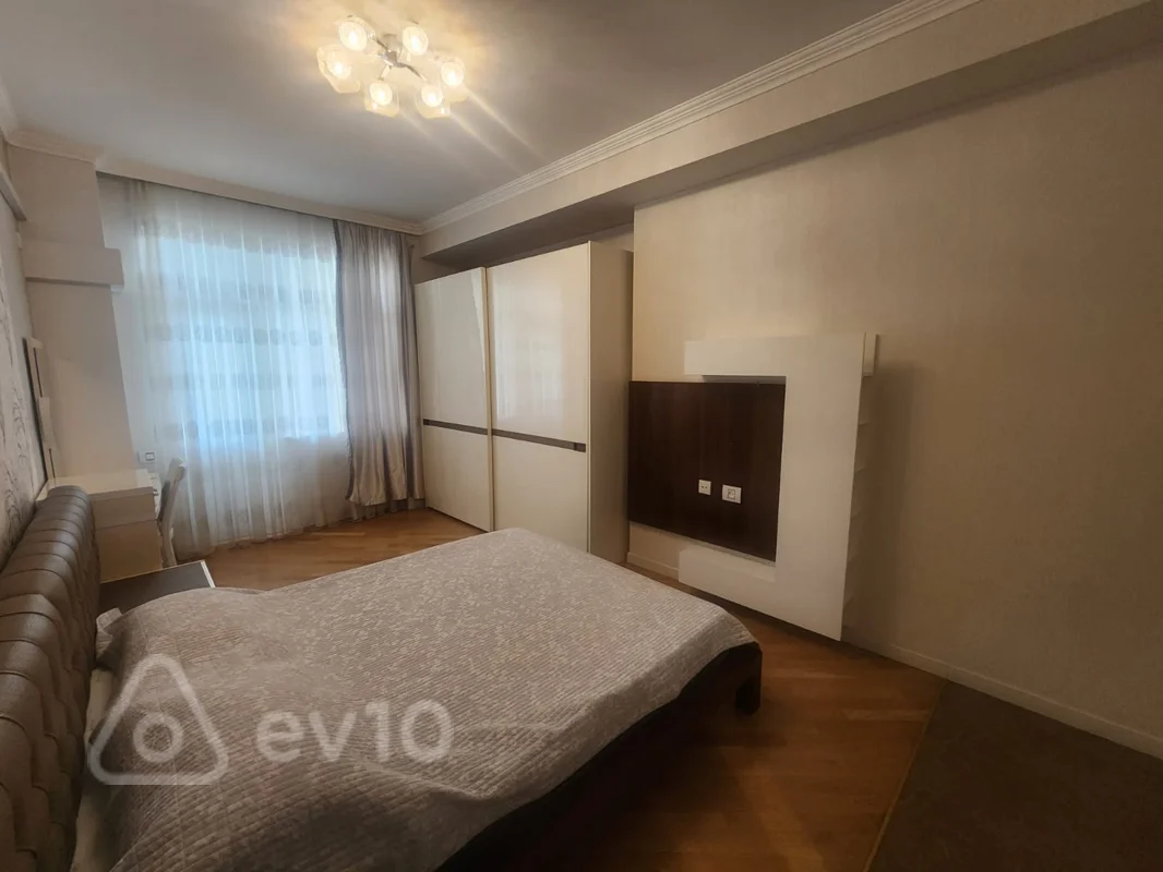 4 otaqlı mənzil, 175 m², Koroğlu Rəhimov küçəsi — kirayə — Mənzil, Bakı (6)