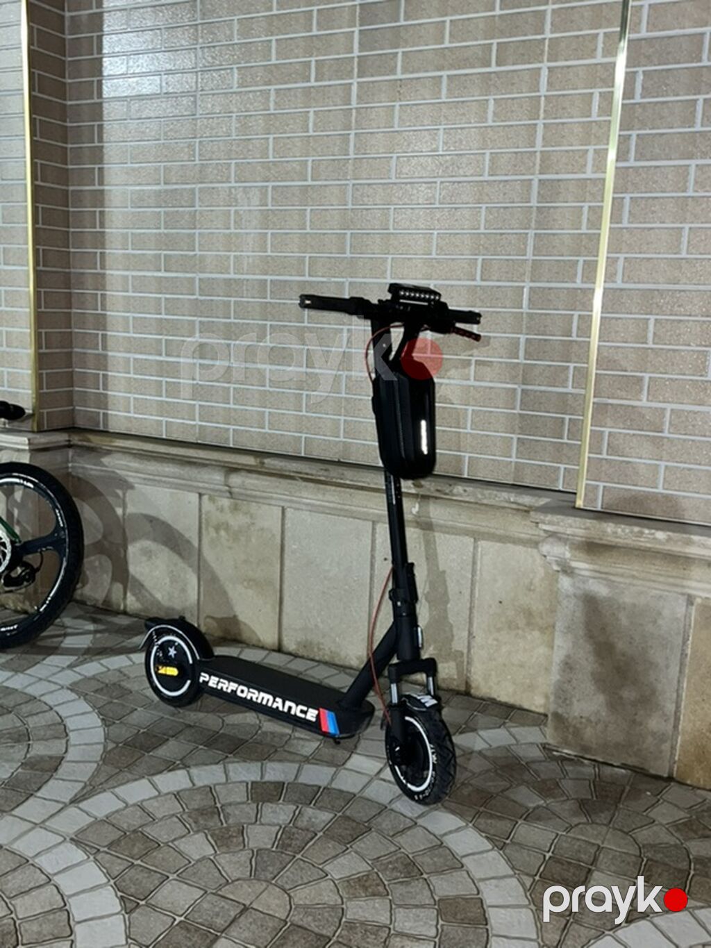İşlənmiş Elektrik samokat 8", 501 - 750 Vt, 16 - 25 km/s, Ünvandan götürmə, Ödənişli çatdırılma — Skuterlər, Mehdiabad (3)