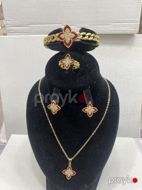 Bijuteriya dəsti boyunbağı və qolbaq və sırğa və üzük 0537 — Bakı