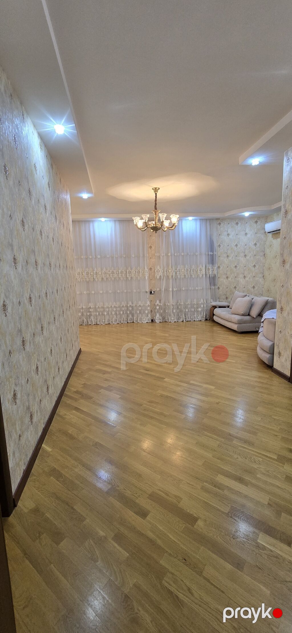 Satılır – geniş həyət evi - Üç mərtəbəli, mansardlı mülk. - Fasadda — Ev, villa, Xırdalan (10)