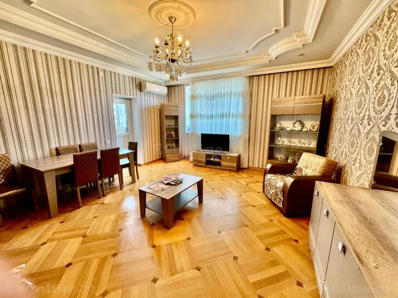 Satılır 3 otaqlı Mənzil Yeni tikili 125 m² Bakı, Binəqədi r., Azadlıq prospekti m., 8-ci mikrorayon — Bakı