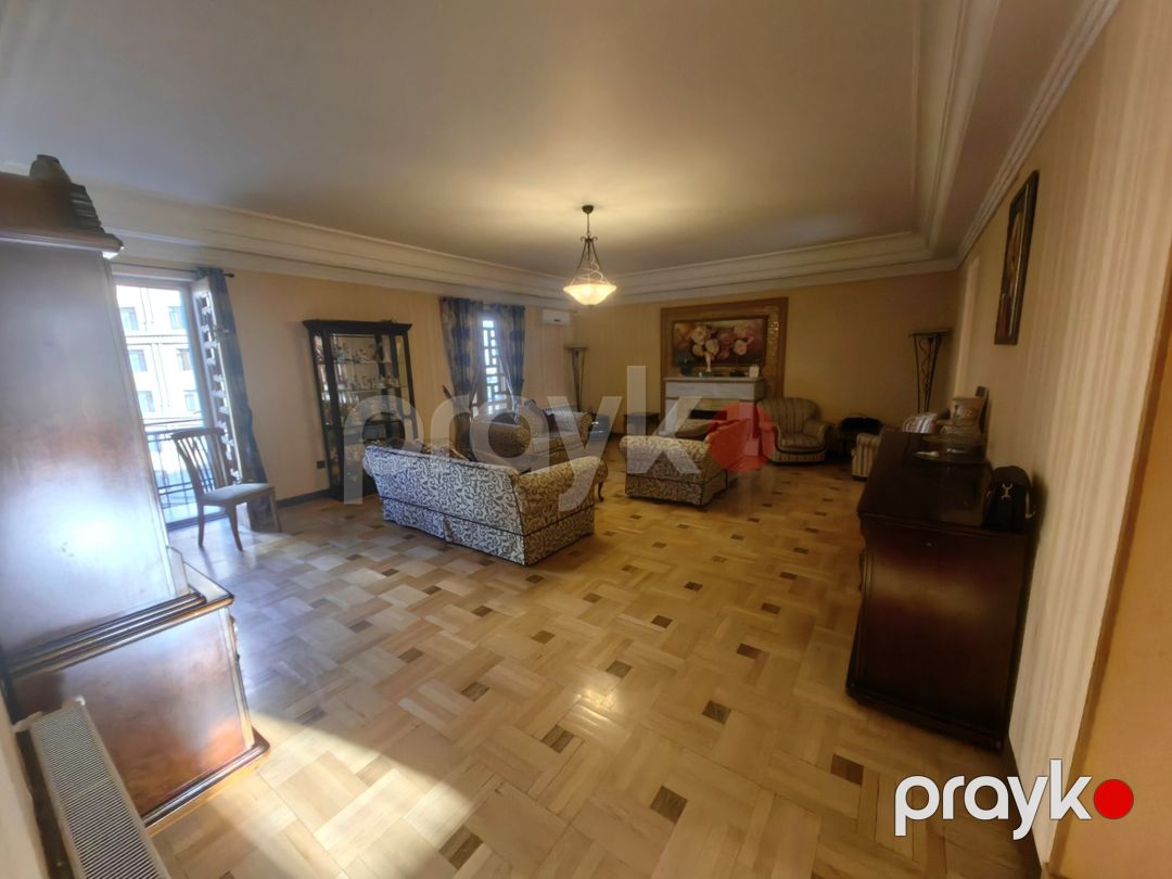 Satılır 5 otaqlı köhnə tikili 197 m² — Mənzil, Bakı (8)