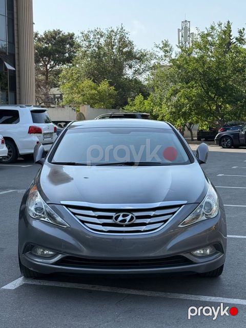 Hyundai Sonata: 2 l 2011 il Sedan