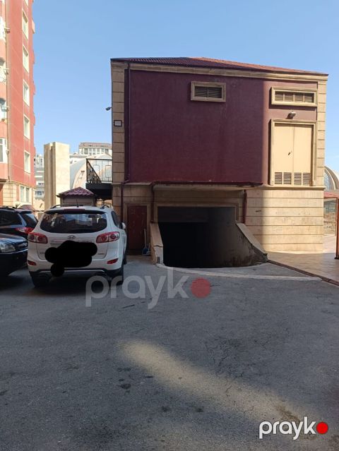 Nərimanov r., Qarabağ küç. 8, Yaşıl bazar və Şərq bazarının — Bakı