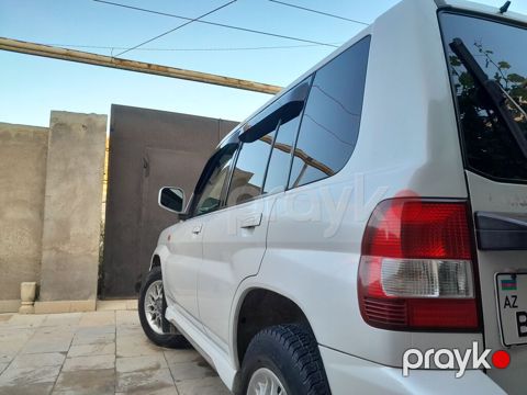Mitsubishi Pajero IO (5 qapı), ağ rəng, avtomatik ötürücü. - Tam