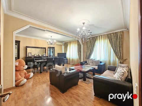 Satılır 5 otaqlı köhnə tikili 120 m² — Bakı