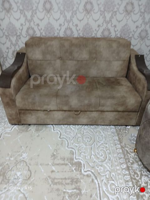 Divan satılır qiyməti 120 manat ölçü eni 1.35 sm açılanda uzunu 1.62 — Mehdiabad