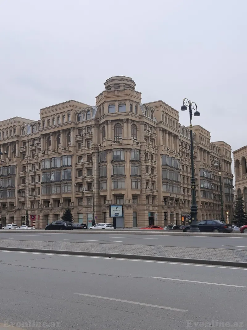 Satılır 6 otaqlı Mənzil Yeni tikili 250 m² Bakı, Nərimanov r., Nəriman Nərimanov m — Bakı