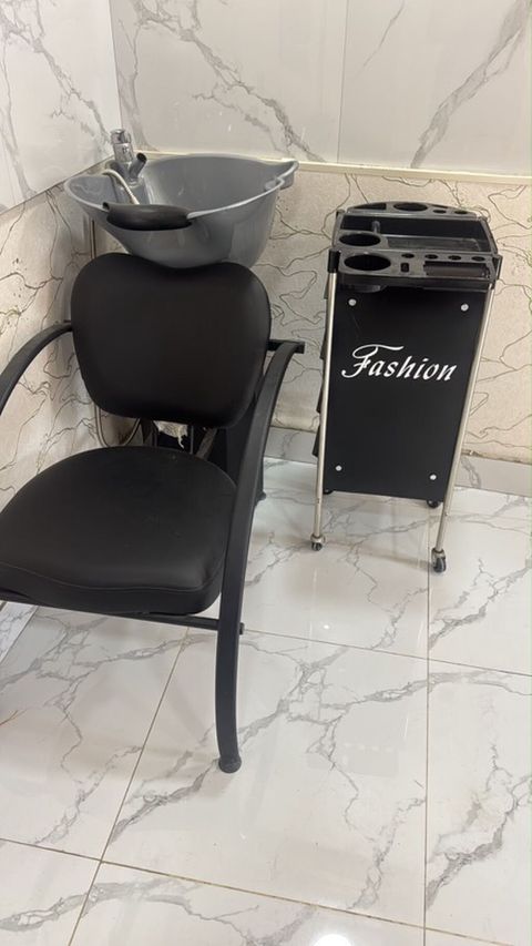 Salon üçün yuyucu bölmə və aksesuar arabası dəsti — Mehdiabad