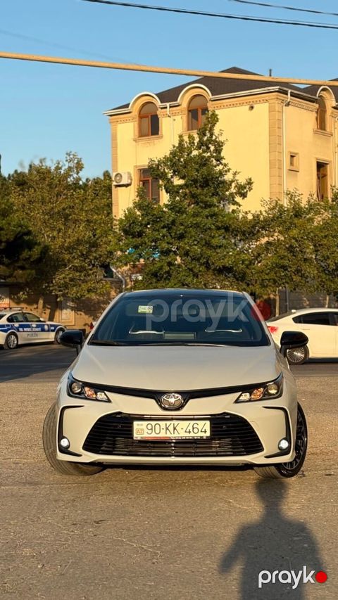 Toyota Corolla: 1.6 l 2022 il Sedan — Qobu