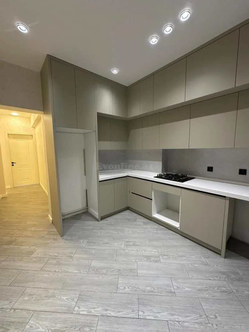 Satılır 4 otaqlı Mənzil Yeni tikili 80 m² Bakı, Xətai r., Həzi Aslanov m — Mənzil, Bakı (8)