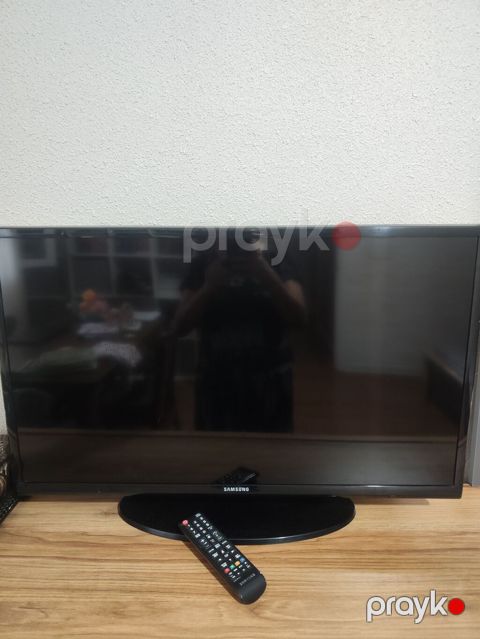 Samsung LED televizor + orijinal pult - Ekran ölçüsü təxminən 32" (82 — Saray
